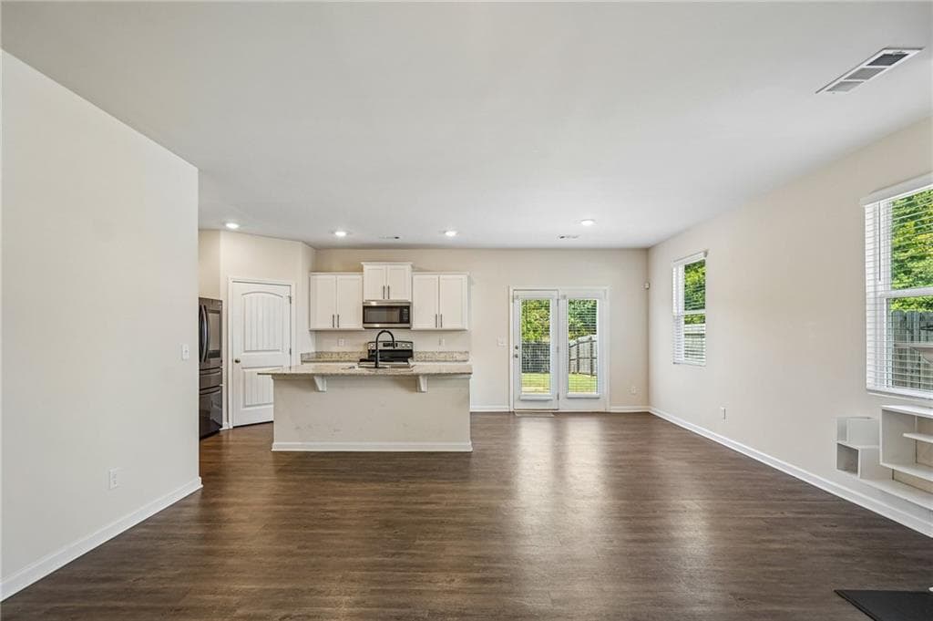 4 bedroom, 3 bathroom, 1,910 sq ft townhouse for sale at 5184 Barberry Avenue, Oakwood, GA 30566 — photo 8