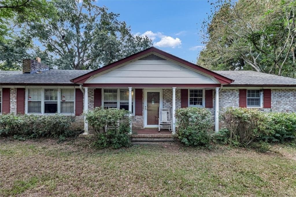 3 bedroom, 2 bathroom, 1,456 sq ft single family residence for sale at 2380 Keys Ferry Road, Jackson, GA 30233 — photo 5