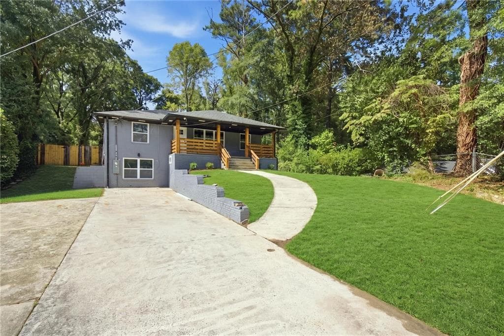 4 bedroom, 3 bathroom, 2,146 sq ft single family residence for sale at 2531 Hood Avenue, Atlanta, GA 30318 — photo 3