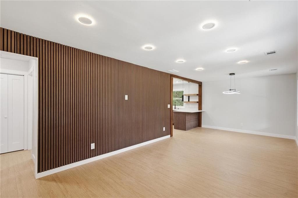 4 bedroom, 3 bathroom, 2,146 sq ft single family residence for sale at 2531 Hood Avenue, Atlanta, GA 30318 — photo 5