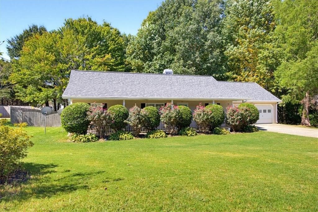 3 bedroom, 2 bathroom, 1,196 sq ft single family residence for sale at 63 Fairview Glen, Dallas, GA 30157 — photo 3