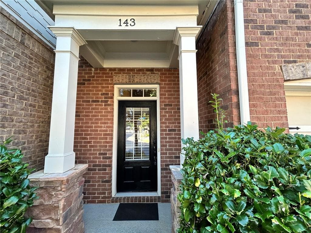 3 bedroom, 4 bathroom, 2,518 sq ft townhouse for sale at 143 Barkley Lane, Sandy Springs, GA 30328 — photo 3