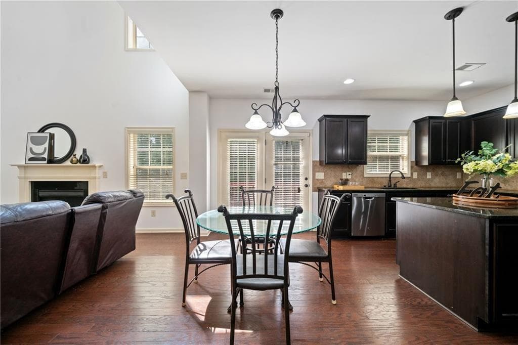 6 bedroom, 5 bathroom, 4,010 sq ft single family residence for rent at 5265 Winflow Way, Suwanee, GA 30024 for $3,900 a month — photo 8