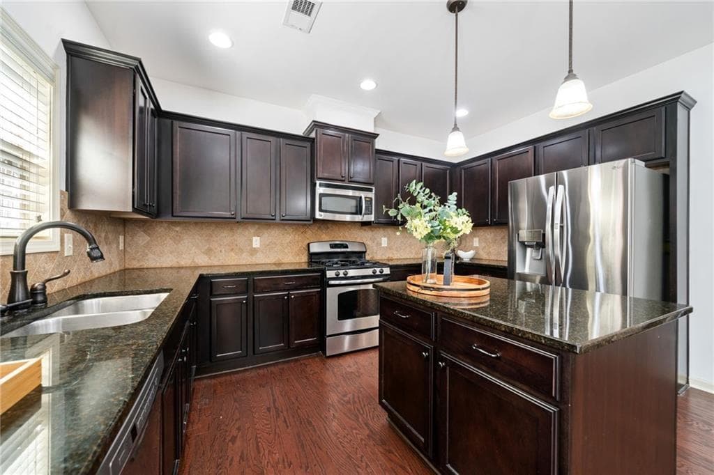 6 bedroom, 5 bathroom, 4,010 sq ft single family residence for rent at 5265 Winflow Way, Suwanee, GA 30024 for $3,900 a month — photo 10