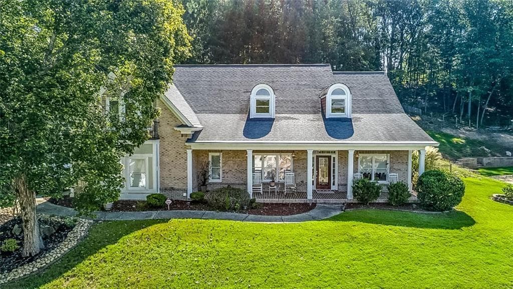 5 bedroom, 3 bathroom, 2,728 sq ft single family residence for sale at 5530 Legacy Trail, Douglasville, GA 30135 — photo 2