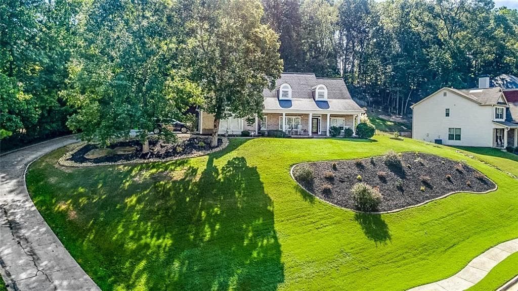 5 bedroom, 3 bathroom, 2,728 sq ft single family residence for sale at 5530 Legacy Trail, Douglasville, GA 30135 — photo 3