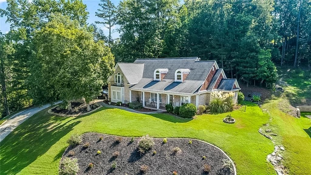 5 bedroom, 3 bathroom, 2,728 sq ft single family residence for sale at 5530 Legacy Trail, Douglasville, GA 30135 — photo 4