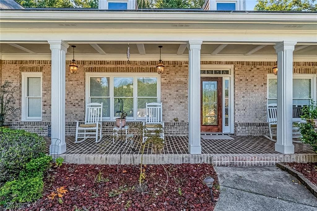 5 bedroom, 3 bathroom, 2,728 sq ft single family residence for sale at 5530 Legacy Trail, Douglasville, GA 30135 — photo 8