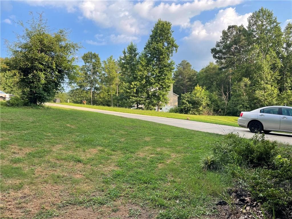 4 bedroom, 3 bathroom, 2,512 sq ft single family residence for sale at 180 Smokey Ridge Drive, Newnan, GA 30263 — photo 6