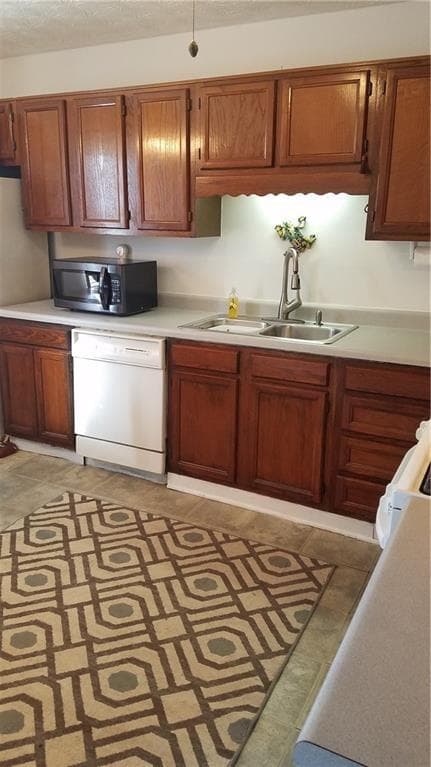 3 bedroom, 3 bathroom, 1,408 sq ft townhouse for sale at 3490 Lee Court, Kennesaw, GA 30144 — photo 2