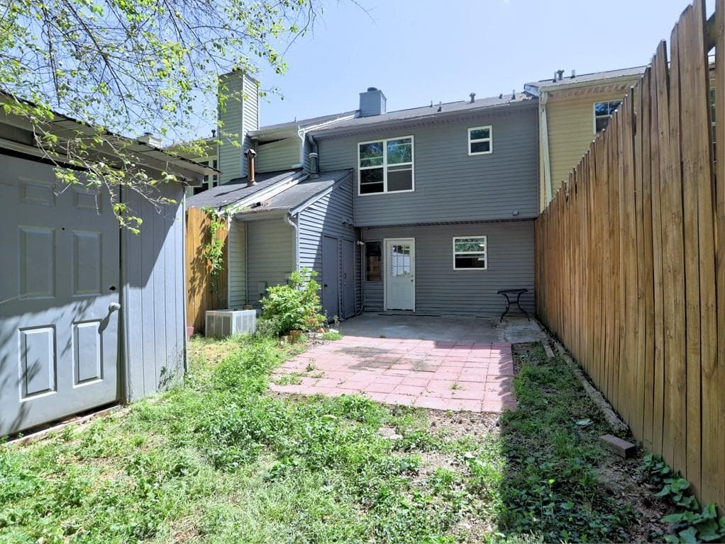 2 bedroom, 3 bathroom, 1,160 sq ft townhouse for sale at 3539 Kennesaw Station Drive, Kennesaw, GA 30144 — photo 3