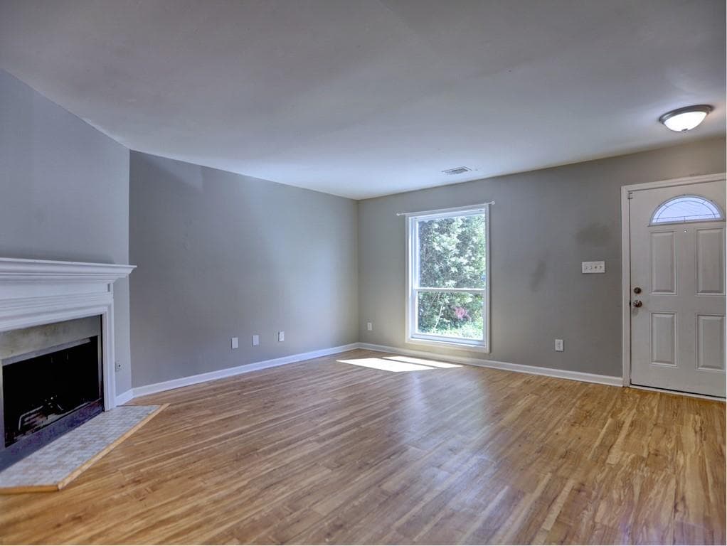 2 bedroom, 3 bathroom, 1,160 sq ft townhouse for sale at 3539 Kennesaw Station Drive, Kennesaw, GA 30144 — photo 7