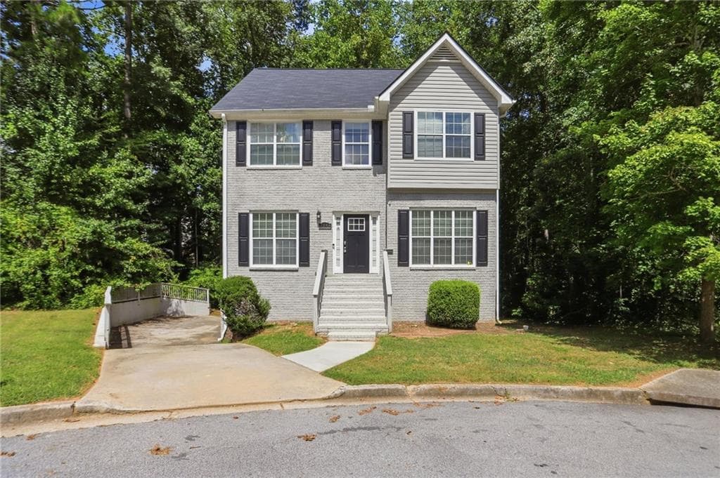 4 bedroom, 3 bathroom, 1,800 sq ft single family residence for sale at 7144 Stonebrook Circle, Lithonia, GA 30058