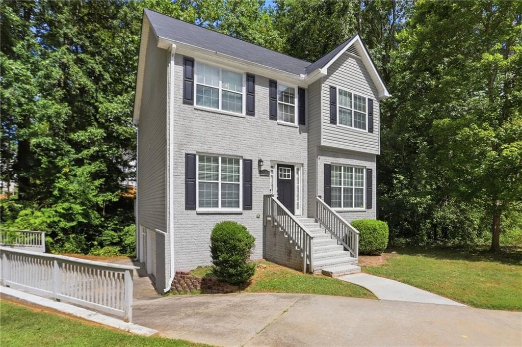 4 bedroom, 3 bathroom, 1,800 sq ft single family residence for sale at 7144 Stonebrook Circle, Lithonia, GA 30058 — photo 3