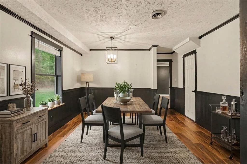 3 bedroom, 2 bathroom, 1,830 sq ft single family residence for sale at 233 Elm Street, Covington, GA 30014 — photo 3