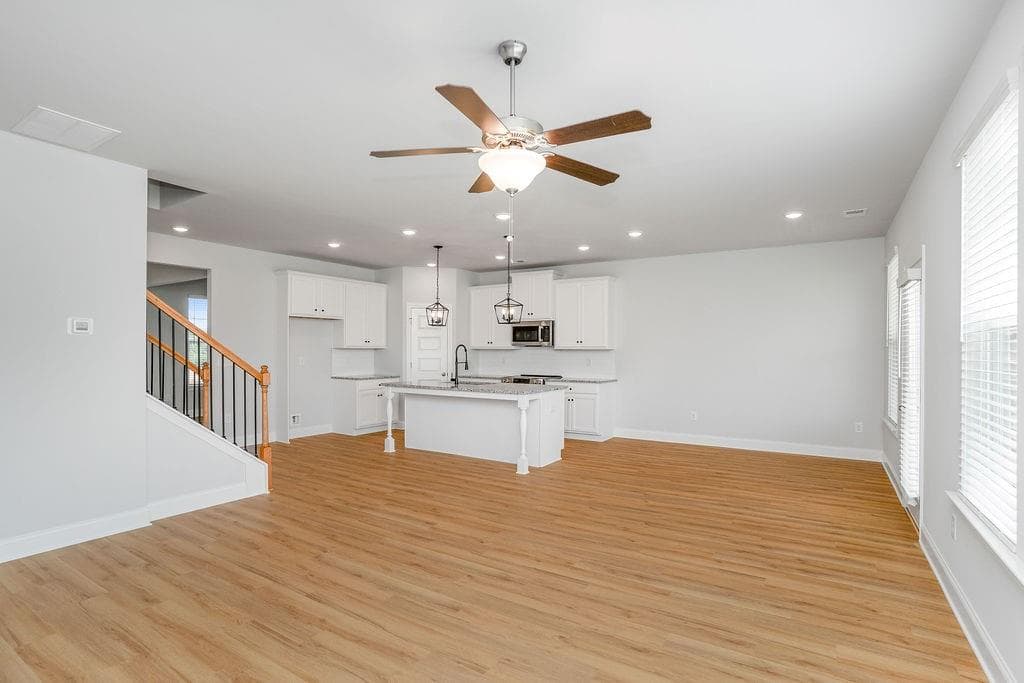 5 bedroom, 3 bathroom, 2,676 sq ft single family residence for sale at 5080 Tower View Trail, Snellville, GA 30039 — photo 8