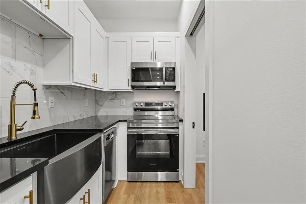 2 bedroom, 2 bathroom, 725 sq ft condominium for sale at 6305 Shannon Parkway 112, Union City, GA 30291 — photo 7
