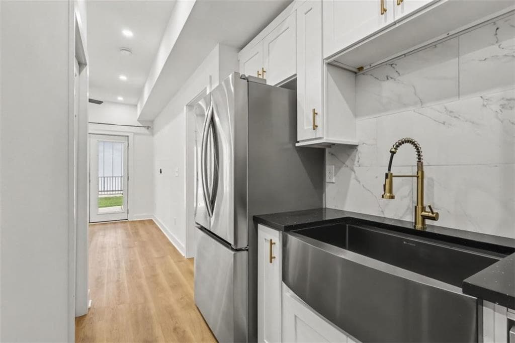 2 bedroom, 2 bathroom, 725 sq ft condominium for sale at 6305 Shannon Parkway 112, Union City, GA 30291 — photo 8