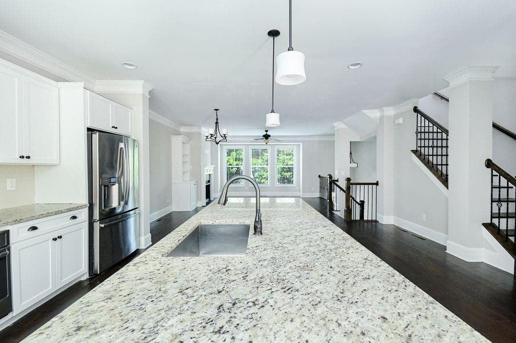 3 bedroom, 4 bathroom, 2,101 sq ft townhouse for rent at 1265 Linden Court, Atlanta, GA 30329 for $3,700 a month — photo 8