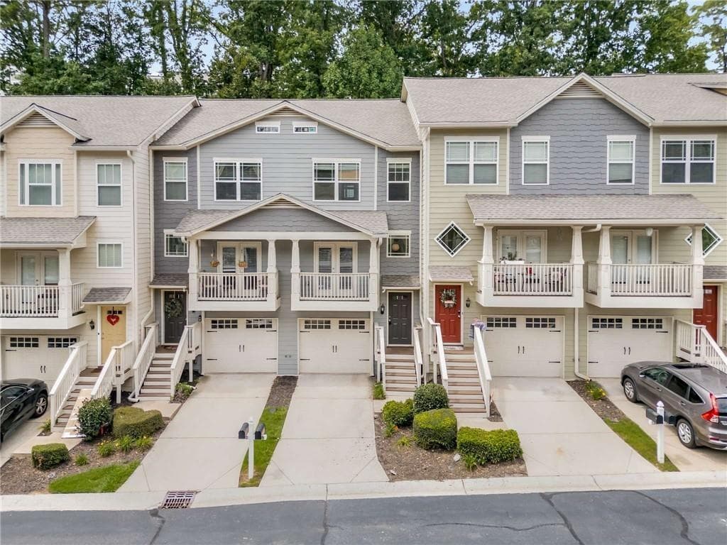 3 bedroom, 4 bathroom, 1,326 sq ft townhouse for sale at 1368 Liberty Parkway, Atlanta, GA 30318 — photo 2