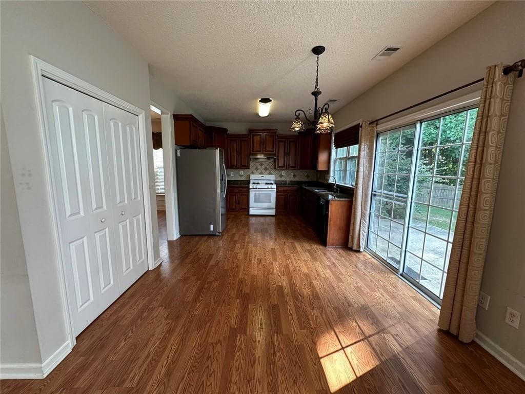 3 bedroom, 3 bathroom, 1,908 sq ft single family residence for rent at 500 Stambridge Court, Johns Creek, GA 30005 for $2,850 a month — photo 5