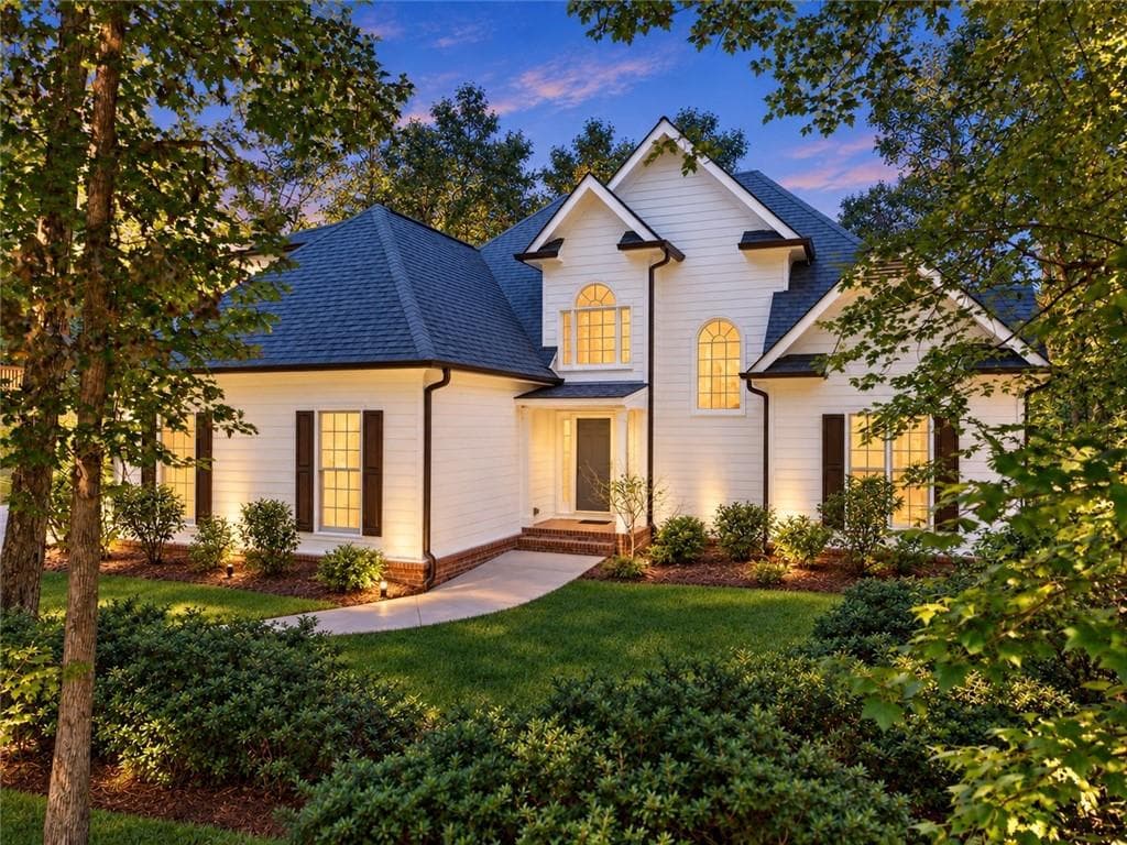 3 bedroom, 3 bathroom, 3,016 sq ft single family residence under contract at 315 Thorntree Lane, Canton, GA 30115