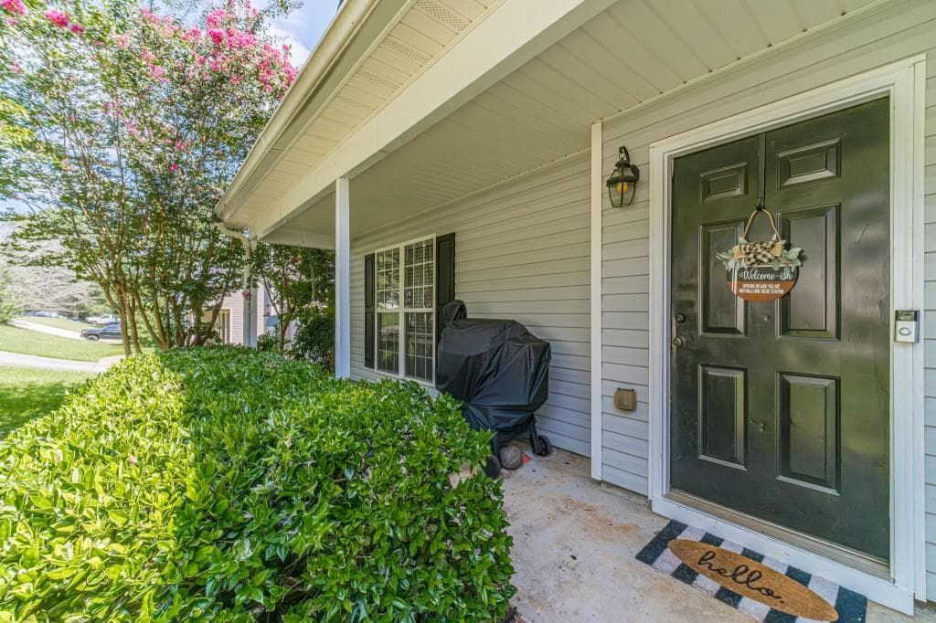 3 bedroom, 3 bathroom, 1,850 sq ft single family residence for sale at 815 Sterling Place, Monroe, GA 30656 — photo 4
