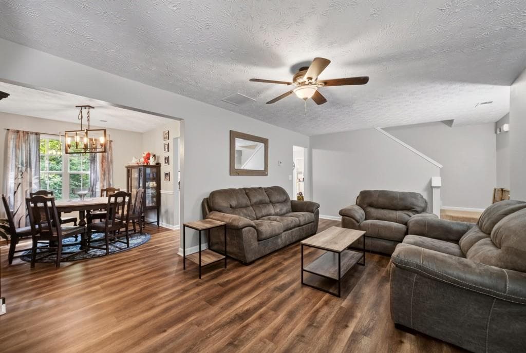 3 bedroom, 3 bathroom, 1,850 sq ft single family residence for sale at 815 Sterling Place, Monroe, GA 30656 — photo 9