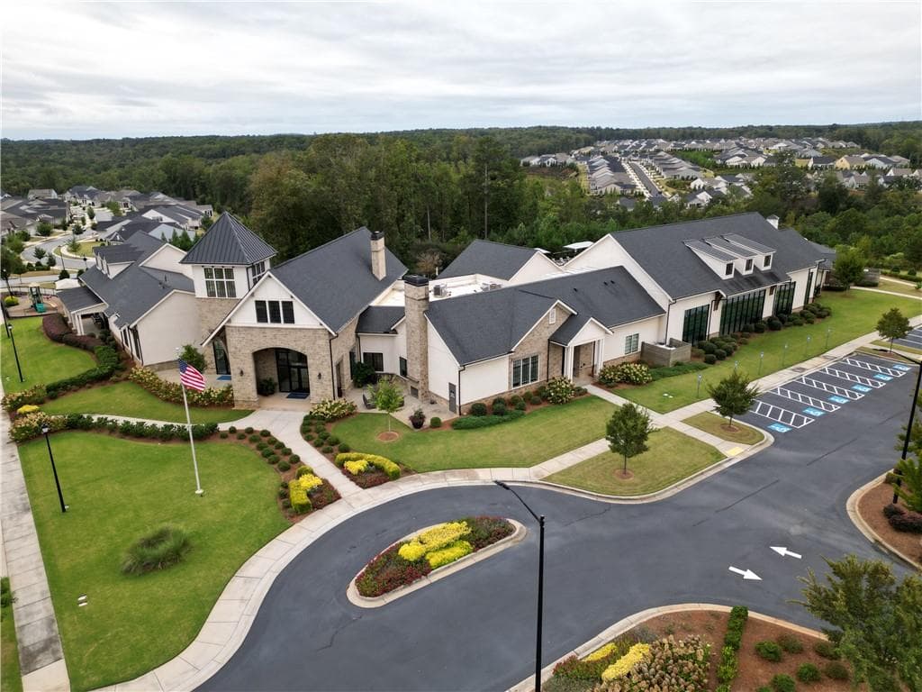 2 bedroom, 2 bathroom, 1,920 sq ft single family residence for rent at 5687 Villa Crest Drive, Hoschton, GA 30548 for $2,750 a month — photo 5