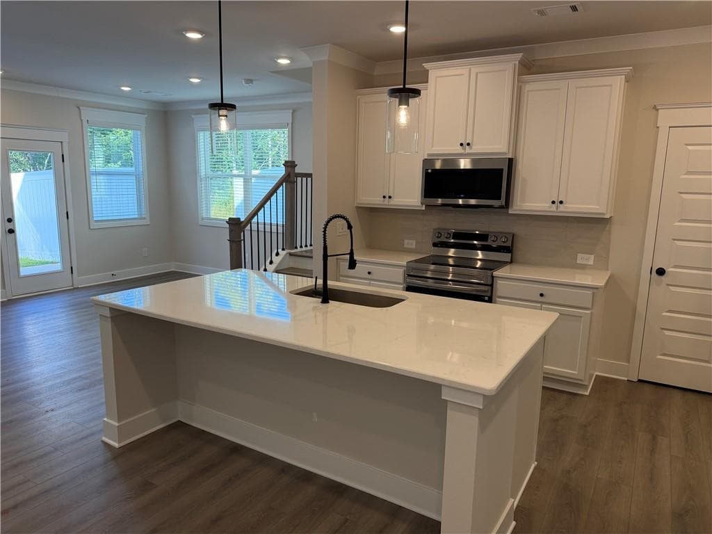 3 bedroom, 3 bathroom, 1,850 sq ft townhouse for sale at 4218 Oak View Lane, Gainesville, GA 30504 — photo 6
