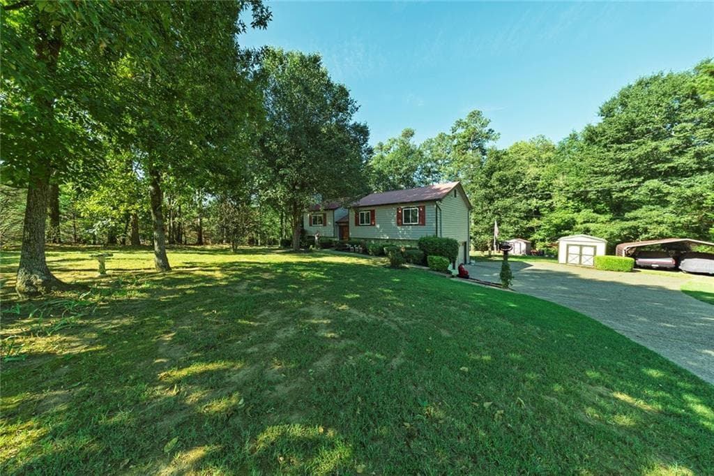 3 bedroom, 3 bathroom single family residence under contract at 101 Holly Creek Court, Woodstock, GA 30188 — photo 5