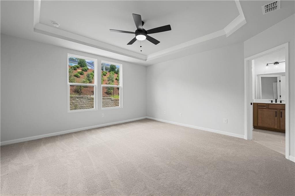 3 bedroom, 2 bathroom, 2,030 sq ft single family residence for sale at 1025 Dirr Drive, Griffin, GA 30223 — photo 5