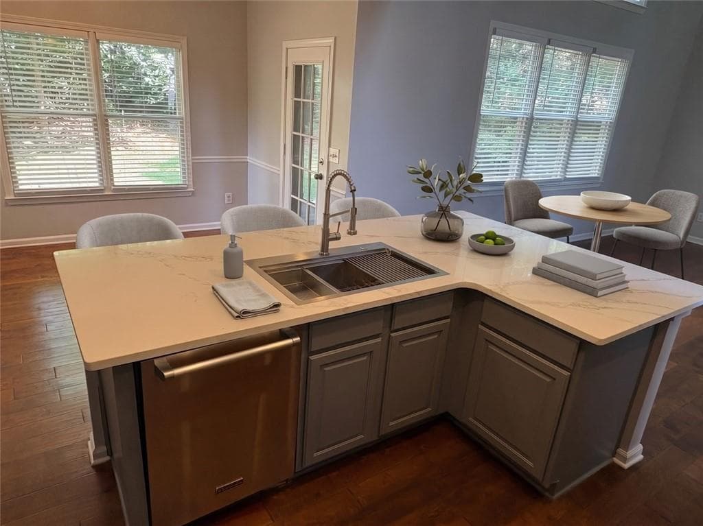 4 bedroom, 3 bathroom, 2,339 sq ft single family residence for sale at 115 Croftwood Court, Johns Creek, GA 30097 — photo 10