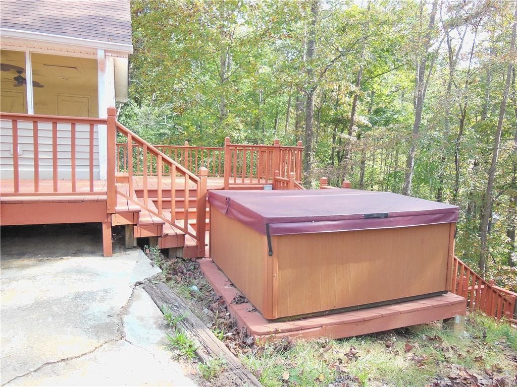 4 bedroom, 2 bathroom, 2,100 sq ft single family residence for rent at 2583 Parker Trail, Gainesville, GA 30506 for $2,900 a month — photo 6