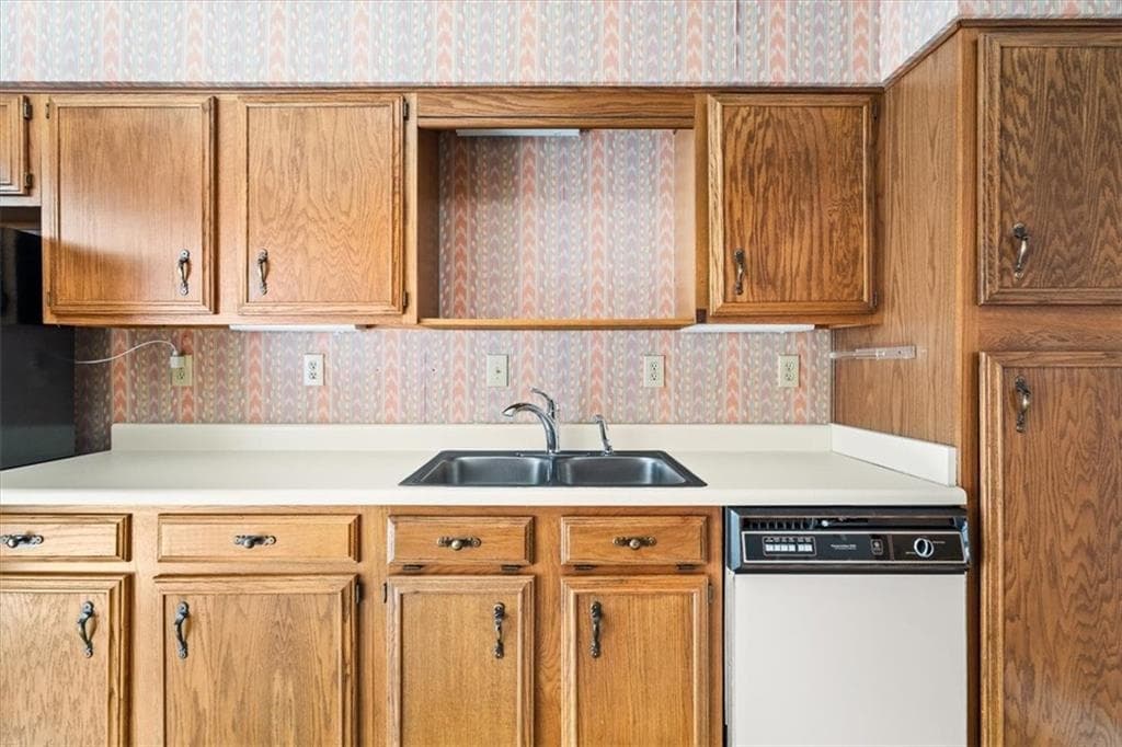 3 bedroom, 3 bathroom, 2,150 sq ft townhouse under contract at 107 Paces Run 107, Atlanta, GA 30339 — photo 5