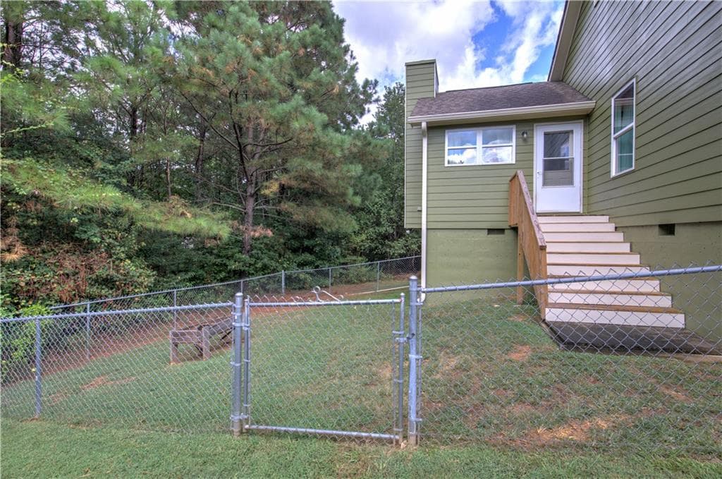 3 bedroom, 2 bathroom, 2,123 sq ft single family residence for sale at 36 Chimney Springs Drive, Cartersville, GA 30120 — photo 8
