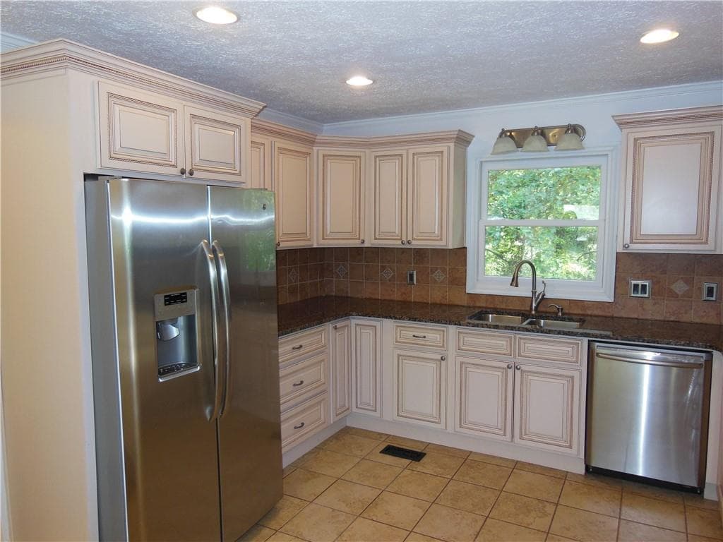 4 bedroom, 2 bathroom, 2,100 sq ft single family residence for rent at 2583 Parker Trail, Gainesville, GA 30506 for $2,900 a month — photo 8