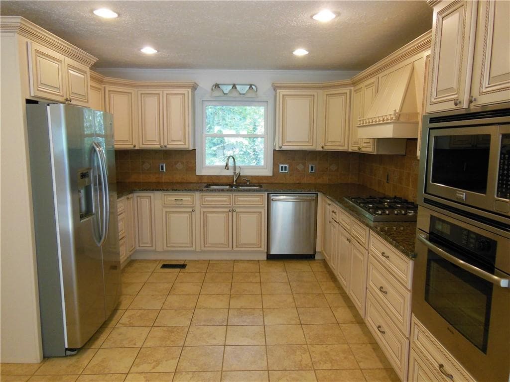 4 bedroom, 2 bathroom, 2,100 sq ft single family residence for rent at 2583 Parker Trail, Gainesville, GA 30506 for $2,900 a month — photo 10