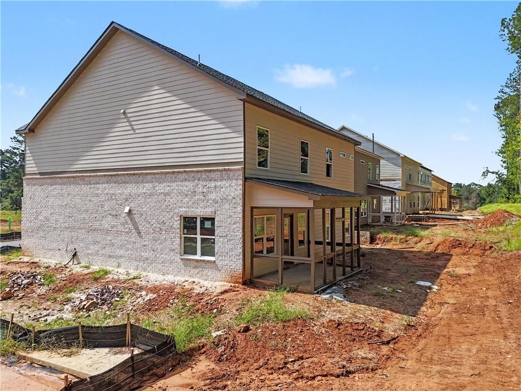 5 bedroom, 3 bathroom, 2,889 sq ft single family residence for sale at 3101 Kentmere Way, Lawrenceville, GA 30044 — photo 3