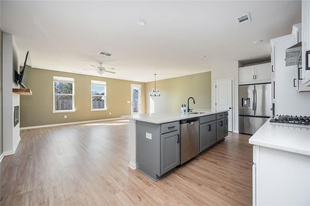 3 bedroom, 3 bathroom, 2,070 sq ft single family residence for sale at 4703 Canary Diamond Lane, Kennesaw, GA 30144 — photo 3