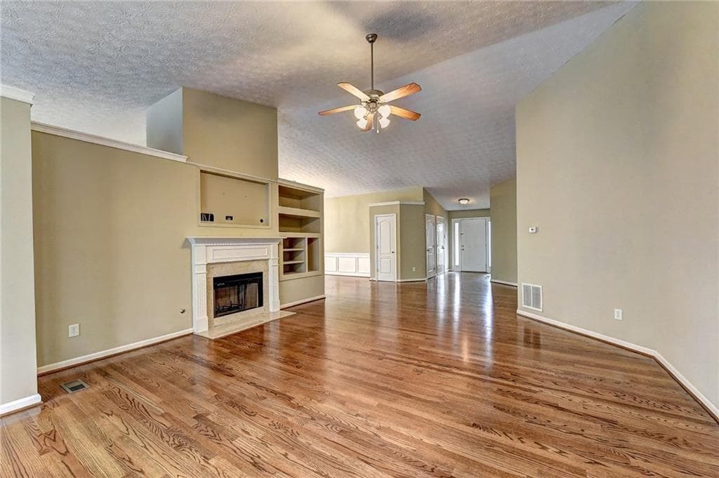 3 bedroom, 2 bathroom, 2,430 sq ft single family residence for rent at 1481 Jami Hollow Way, Lawrenceville, GA 30043 for $2,150 a month — photo 4