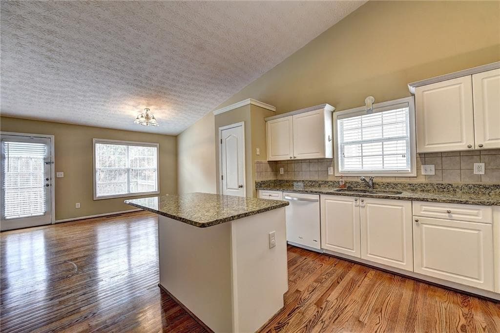 3 bedroom, 2 bathroom, 2,430 sq ft single family residence for rent at 1481 Jami Hollow Way, Lawrenceville, GA 30043 for $2,150 a month — photo 8