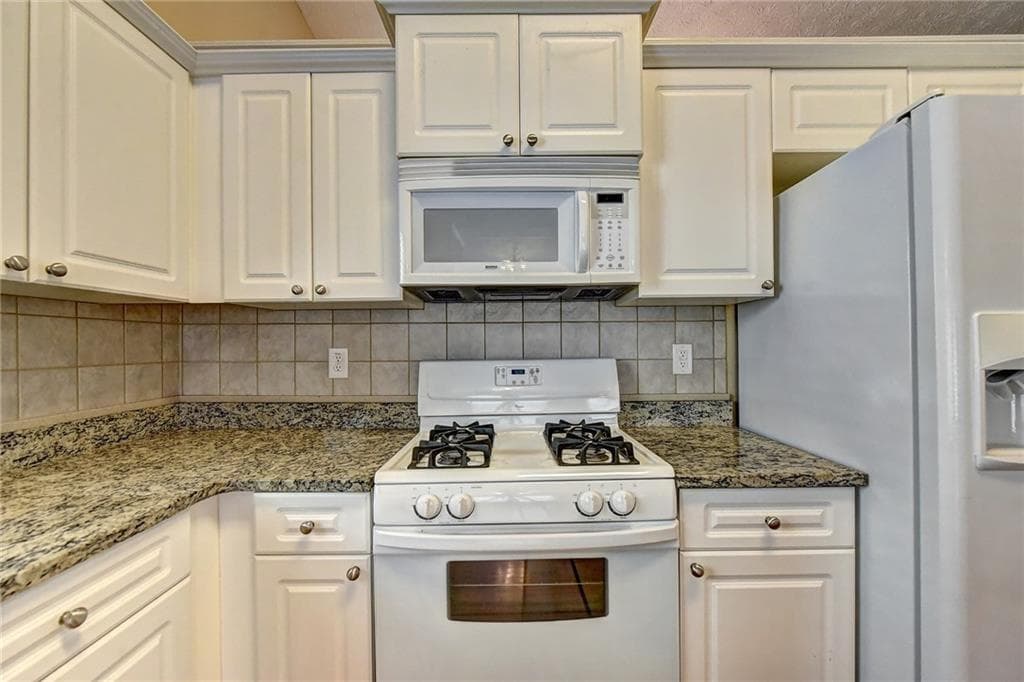 3 bedroom, 2 bathroom, 2,430 sq ft single family residence for rent at 1481 Jami Hollow Way, Lawrenceville, GA 30043 for $2,150 a month — photo 10