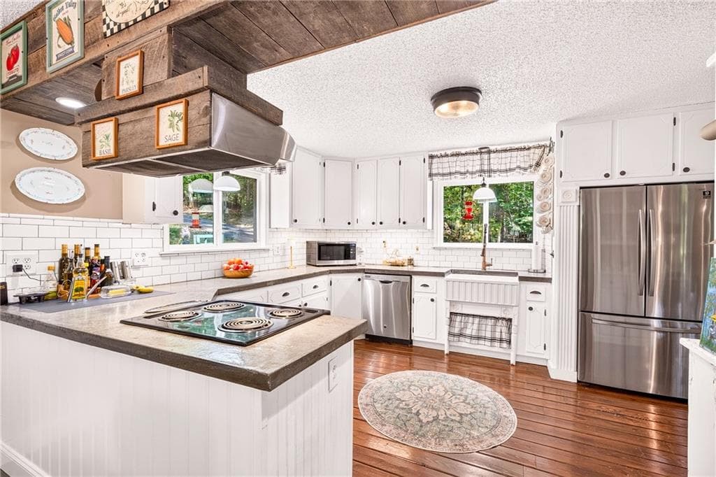 4 bedroom, 13 bathroom, 2,508 sq ft single family residence for sale at 158 Beaver Lake Drive, Ellijay, GA 30540 — photo 9