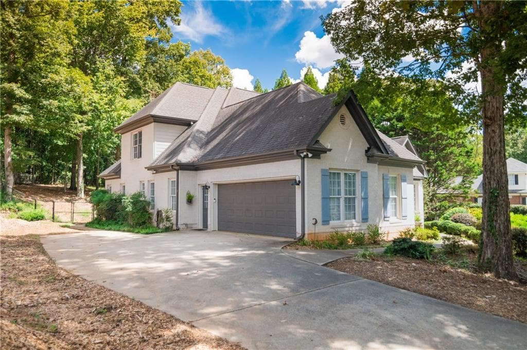 4 bedroom, 4 bathroom, 2,710 sq ft single family residence for sale at 537 Old Collins Road, Hoschton, GA 30548 — photo 3