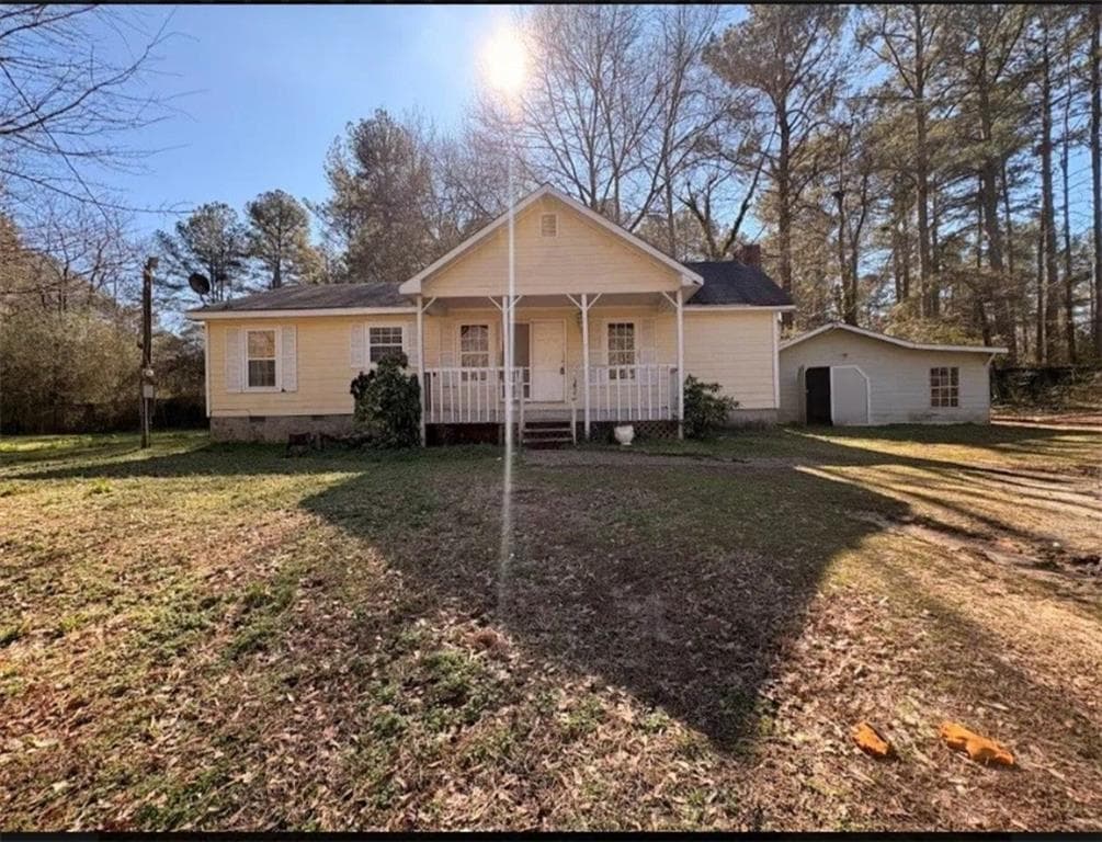 2 bedroom, 1 bathroom, 1,227 sq ft single family residence for sale at 17 Collins Road, Carrollton, GA 30116