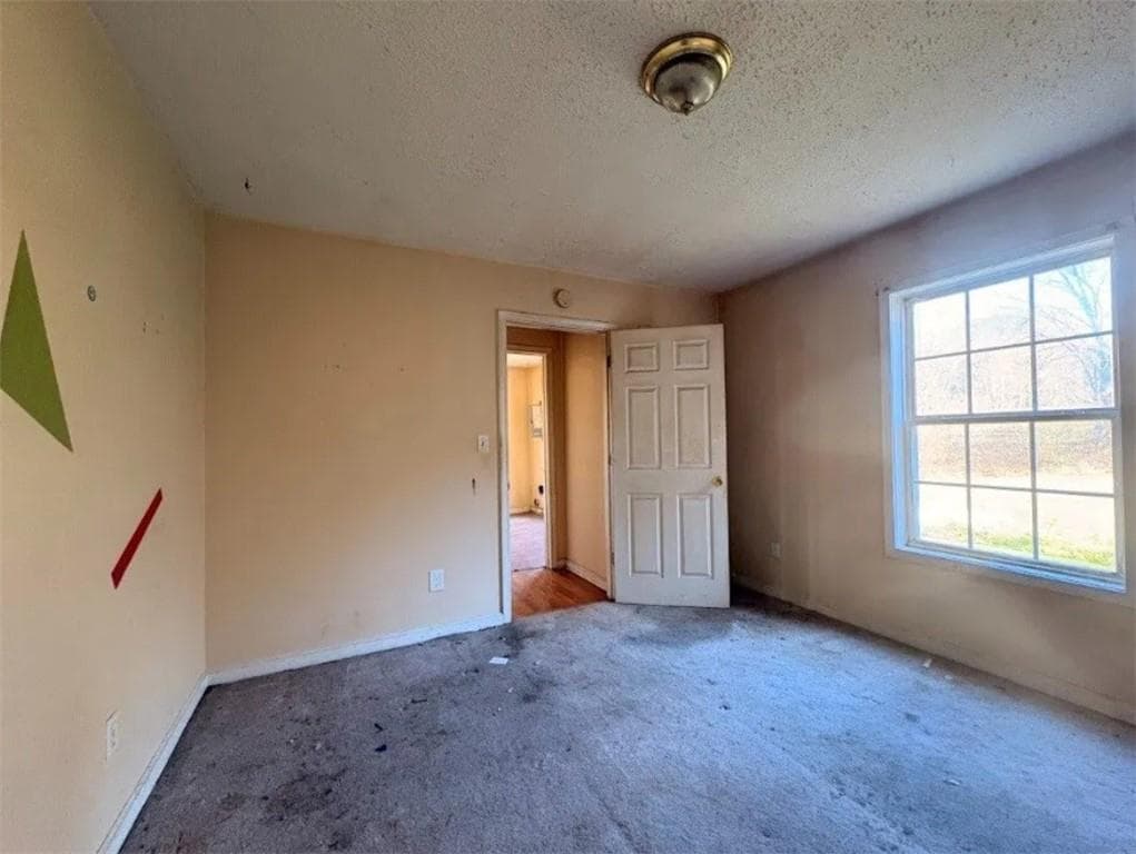 2 bedroom, 1 bathroom, 1,227 sq ft single family residence for sale at 17 Collins Road, Carrollton, GA 30116 — photo 4