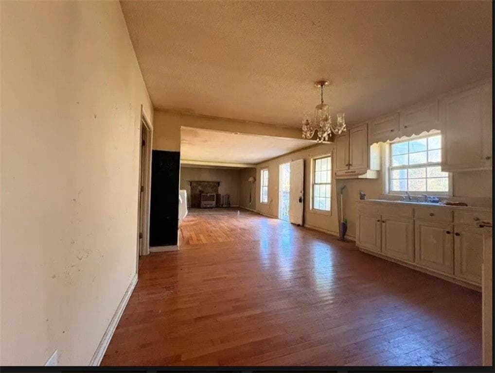 2 bedroom, 1 bathroom, 1,227 sq ft single family residence for sale at 17 Collins Road, Carrollton, GA 30116 — photo 7