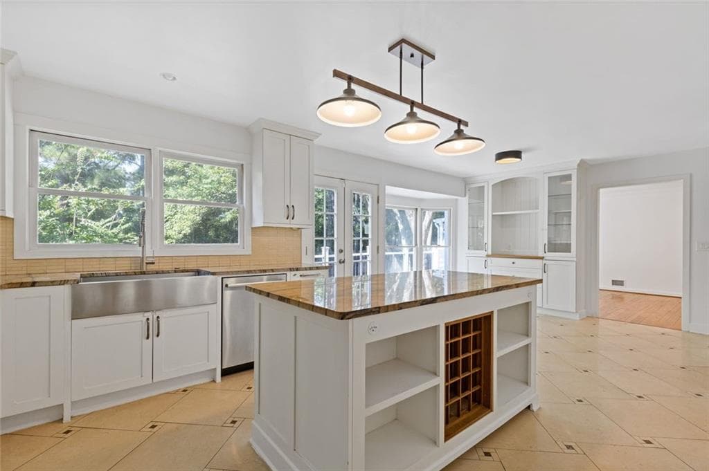 4 bedroom, 4 bathroom, 2,137 sq ft single family residence for rent at 2328 Defoors Ferry Road, Atlanta, GA 30318 for $4,000 a month — photo 4