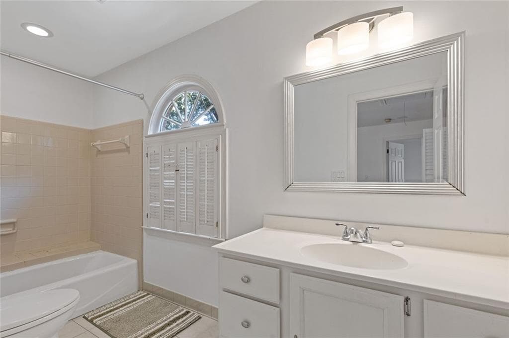 4 bedroom, 4 bathroom, 2,137 sq ft single family residence for rent at 2328 Defoors Ferry Road, Atlanta, GA 30318 for $4,000 a month — photo 9
